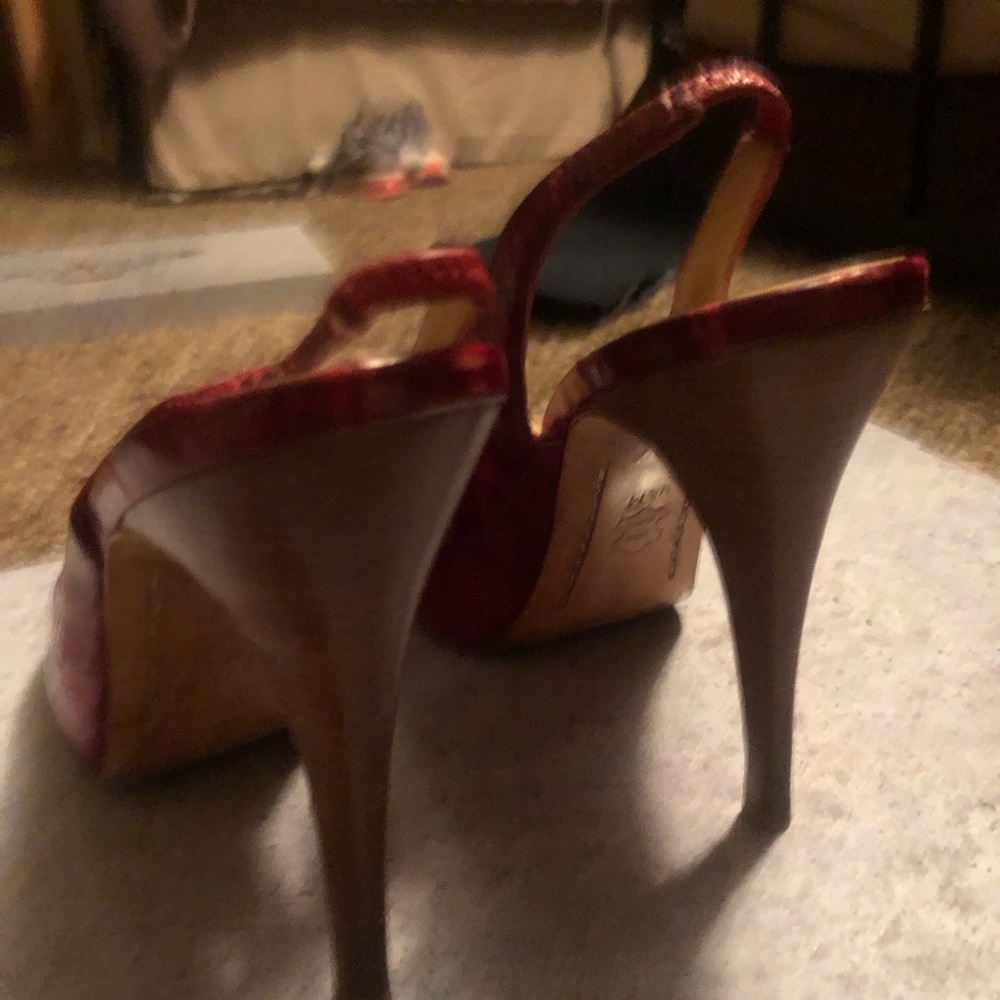 Heels - Picture 3 of 4